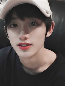 丁程鑫：乖乖学长