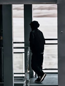 劉耀文：滿月與星空