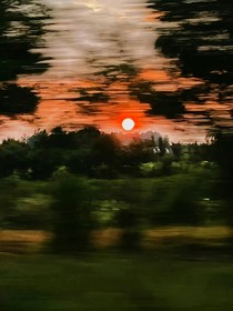 耀眼的光，光芒四射