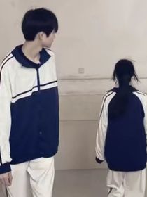 她的小少年