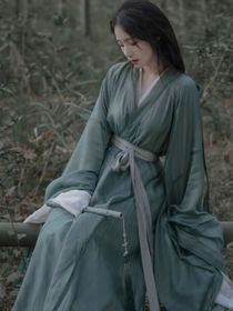 供奉殿：白月光