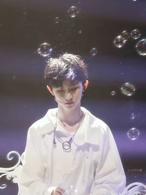马嘉祺：打个响指让我走吧