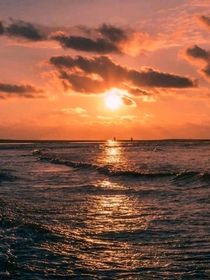 夕阳余晖下的她