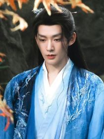 长月烬明：凛雾