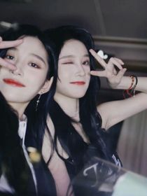 周奕睡不著