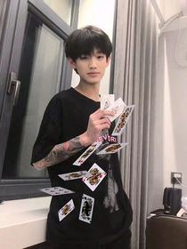 高冷校霸不为人知的一面？
