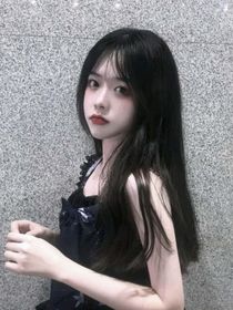 王美玉于丽淼吃汉堡