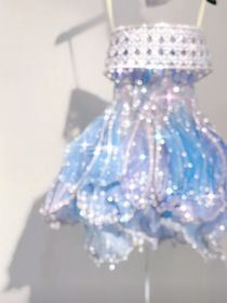 女呸