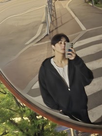 穿越变成爱豆老婆是什么情况