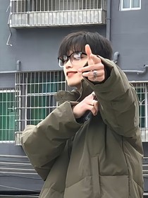顶流和小糊咖