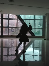 你在硝烟外