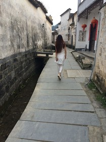 吴依的童年