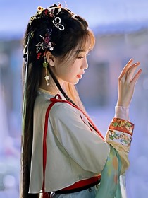 云之羽：美男在我懷