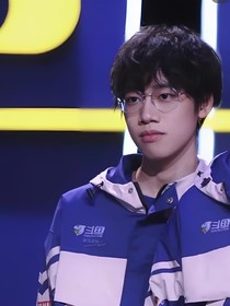 电竞：爱上你我不后悔