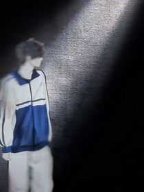 我喜欢他不是她