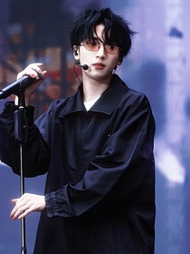 嚴浩翔：星光下的約定