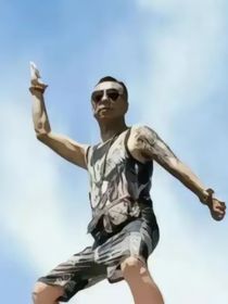 我在平行世界当炮灰