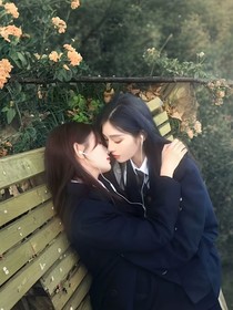 奕梦春山雨难歇