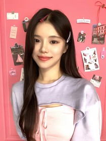 她的灰色瞳孔