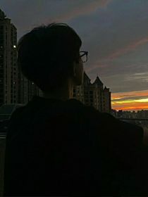 死对头对我有别样的想法
