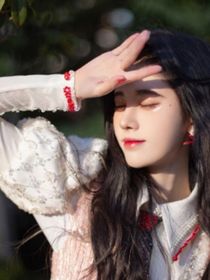 搞笑女穿越到沙雕文