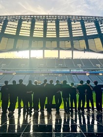seventeen：女大和她的13個老公