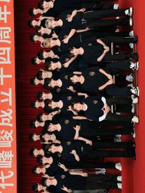 时代峰峻：新慨念女练习生