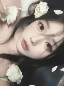 卑微如尘，爱似深海