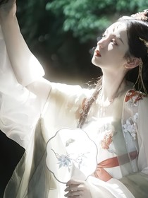 少年白马醉春风：春风饮