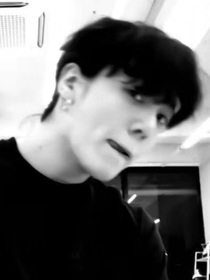 BTS：不要太靠近-d417