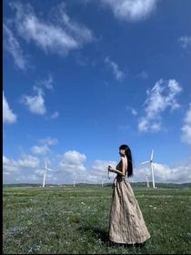 折个破碎纸飞机