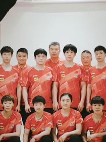 我在国乒队当团宠