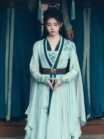 少年白马碎春风：惊鸿