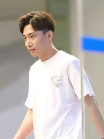 何九华：我是从小看我媳妇长大滴
