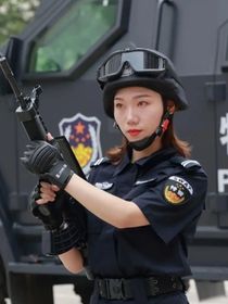 特警力量：龍星雪