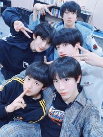 TF家族：在选秀摆烂的那些年