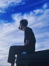 秦霄贤：黑白颠倒