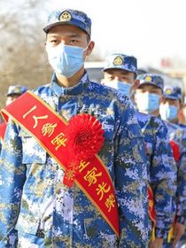 火蓝刀锋：兄弟分裂-d332