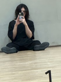 与次人在一起的你