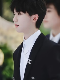 马嘉祺：小叔他很黏人