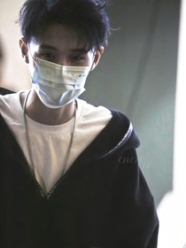 秦霄贤:我家的小姑娘