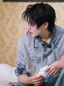 棍宝：被小透明所喜欢