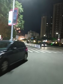 淋雨的笨蛋