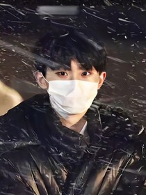 马嘉祺：下雪了