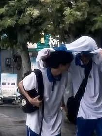 杂乱的一本书