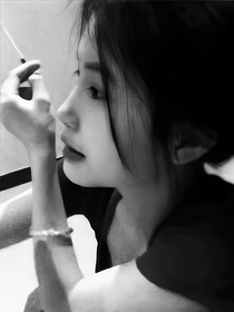 以茗始婧