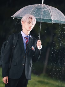 朱志鑫：他的背影