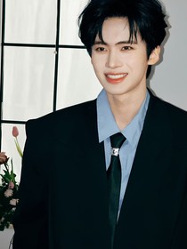 闫桉：和我恋爱吧