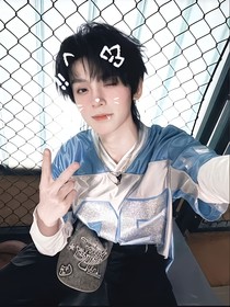 左航：陪你从天黑唱到天亮