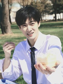 李昀锐：小狼狗明撩暗恋